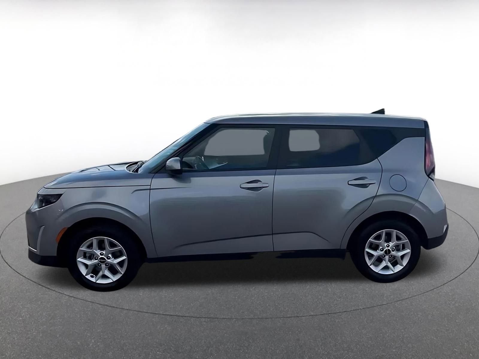 Used 2025 Kia Soul LX w/ LX Technology Package image 9