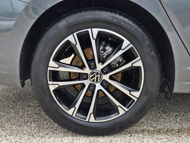 Used 2025 Volkswagen Jetta Sport FWD image 32