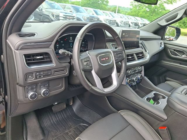 Used 2022 GMC Yukon XL SLT w/ SLT Premium Package AWD/4WD image 10