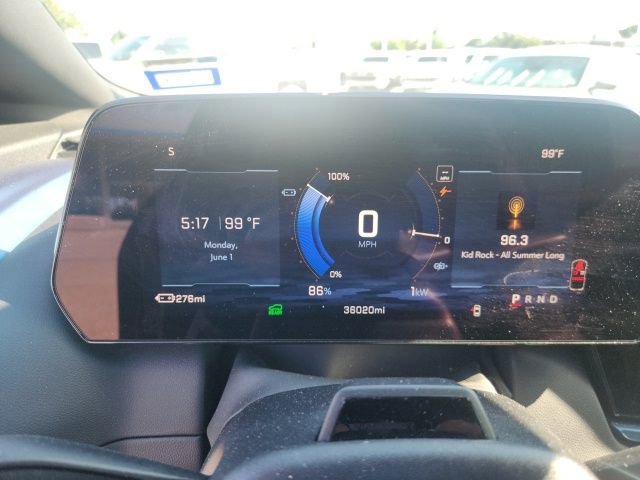 Used 2024 Chevrolet Equinox EV LT w/ Active Safety Package 3 FWD image 15