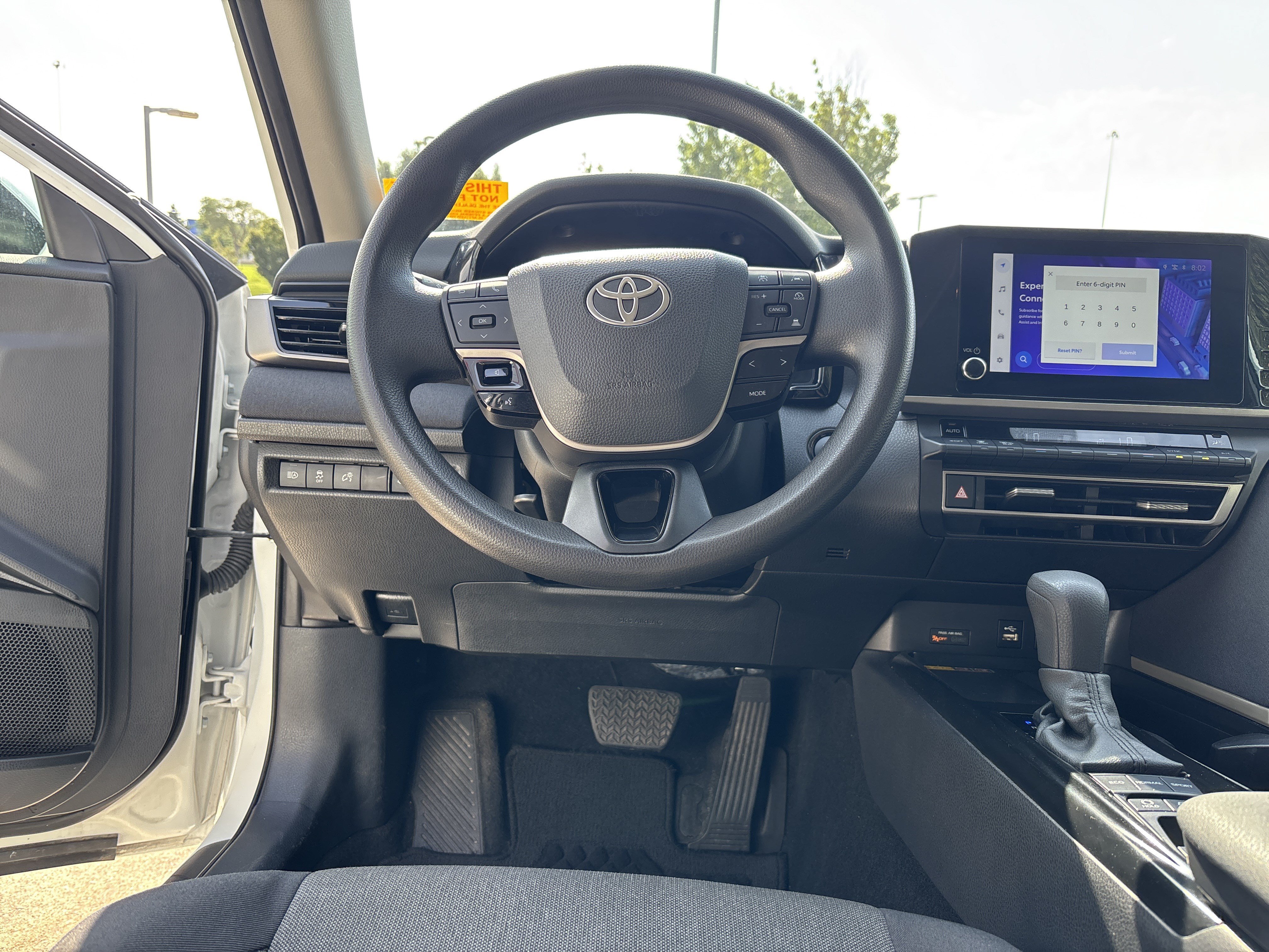 Used 2025 Toyota Camry Hybrid FWD image 16