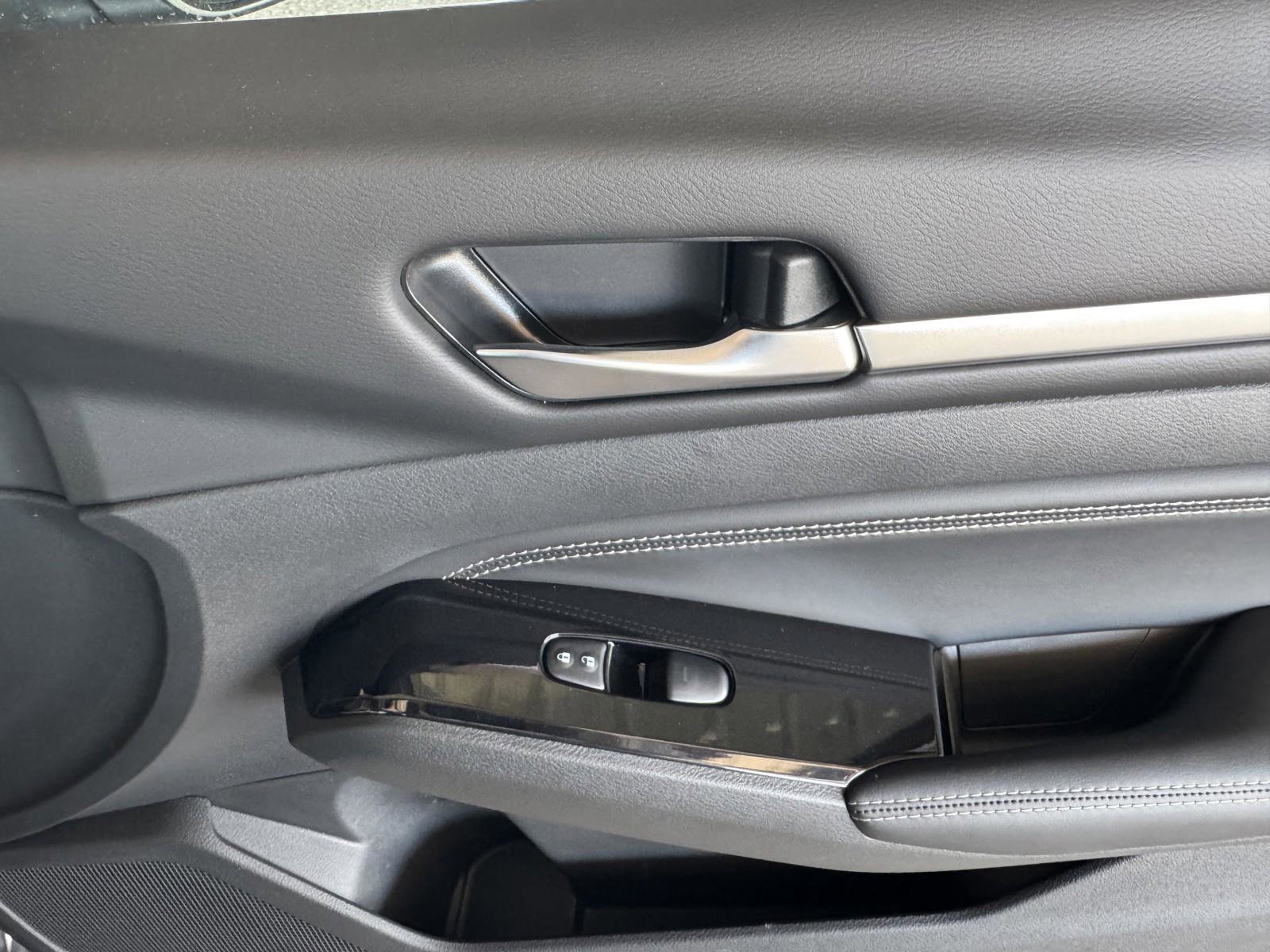 Used 2023 Nissan Altima 2.5 SV w/ SV Premium Package image 37