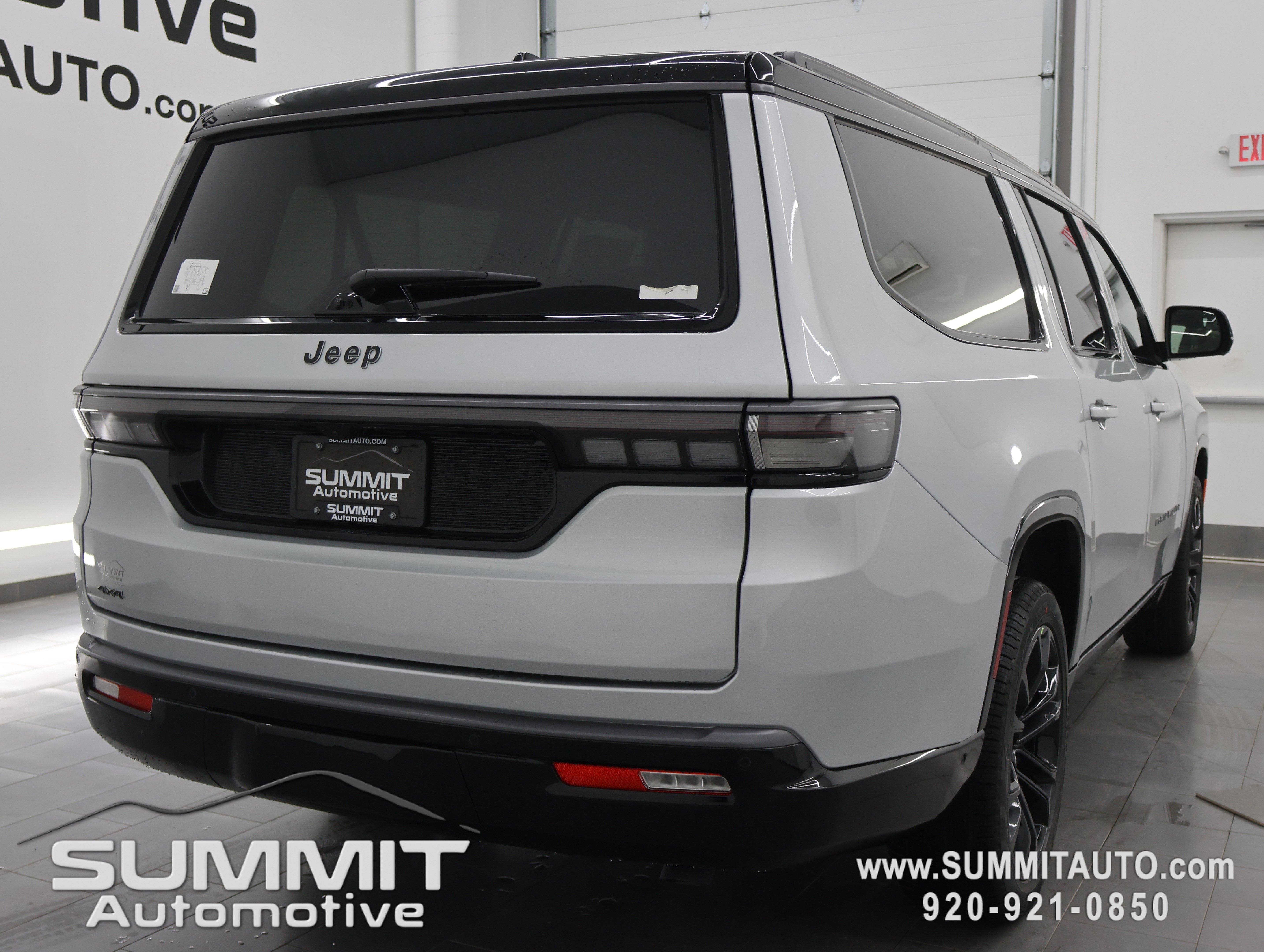 New 2026 Jeep Grand Wagoneer L Summit w/ Premium Group III AWD/4WD image 4