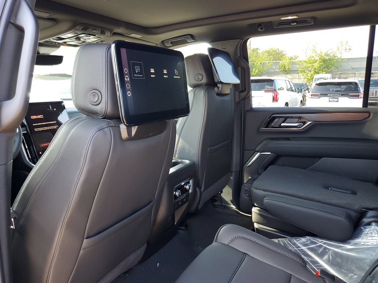 New 2026 GMC Yukon XL Denali w/ Denali Reserve Package AWD/4WD image 10