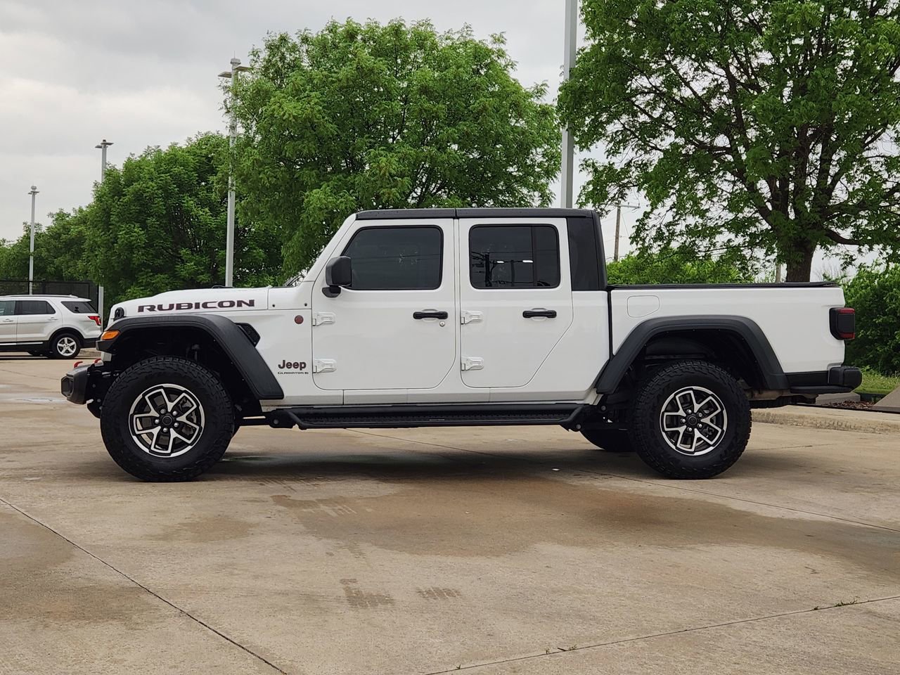 Used 2024 Jeep Gladiator Rubicon AWD/4WD image 4