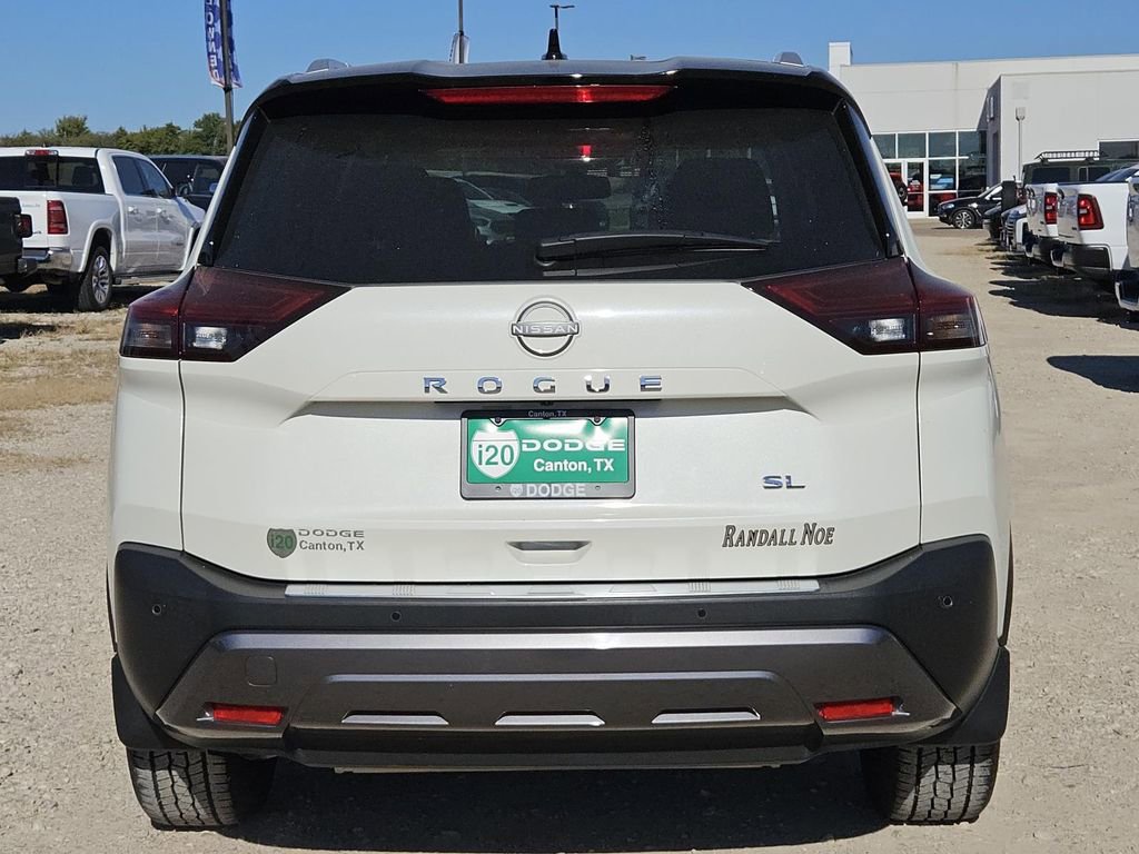 Used 2023 Nissan Rogue SL w/ SL Premium Package image 6
