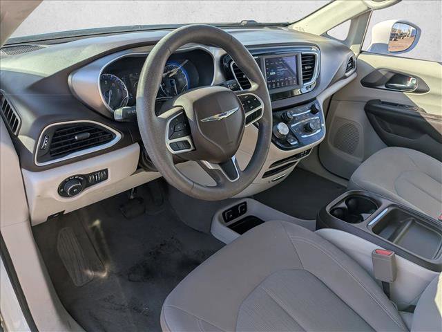 Used 2018 Chrysler Pacifica Touring Plus FWD image 9