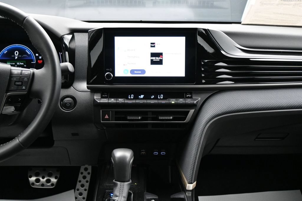 Used 2026 Toyota Camry SE FWD image 18