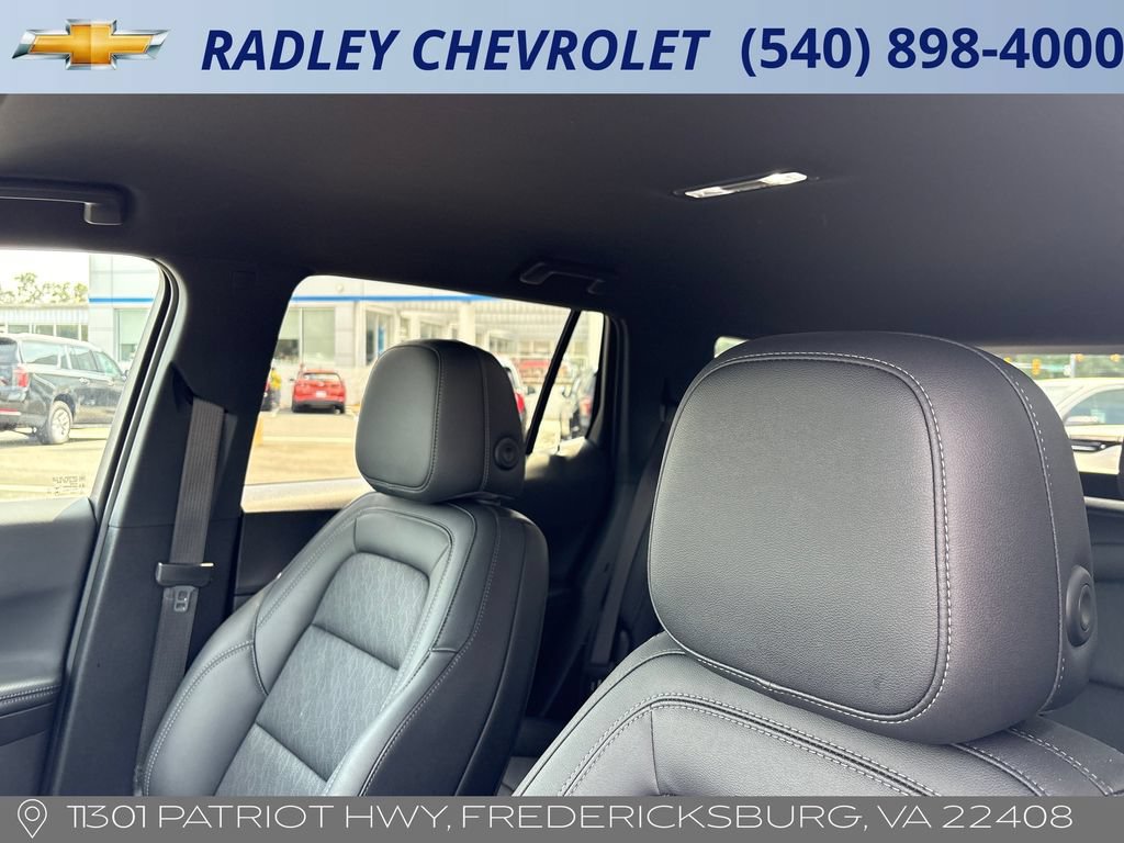 Used 2025 Chevrolet Equinox LT w/ Convenience Package II AWD/4WD image 2