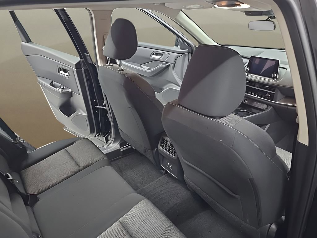 Used 2025 Nissan Rogue SV FWD image 17