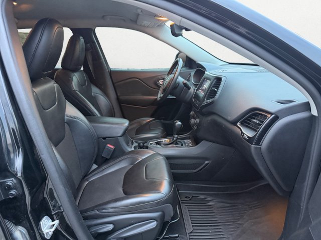 Used 2021 Jeep Cherokee Latitude Plus FWD image 15