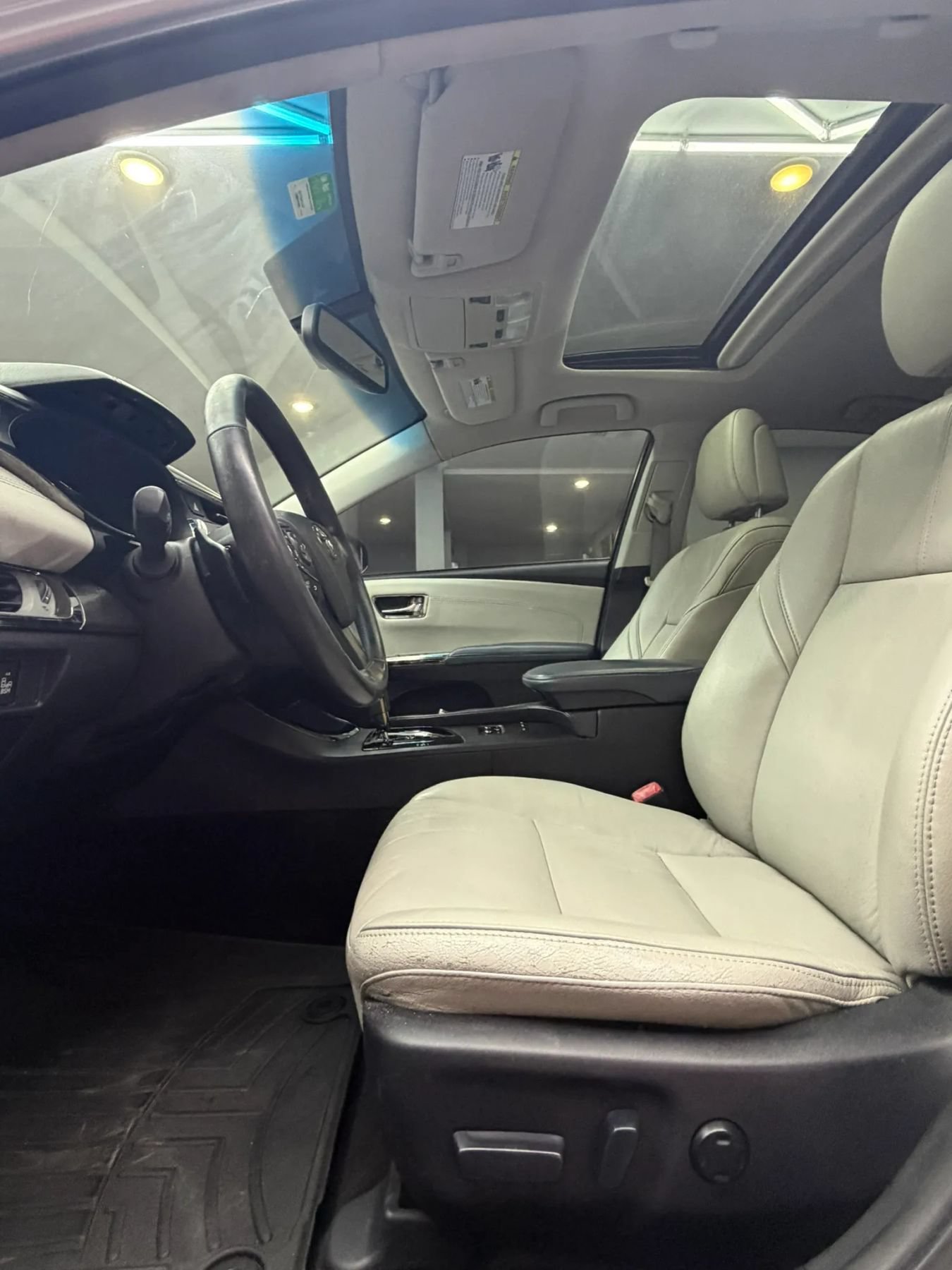 Used 2013 Toyota Avalon XLE Touring FWD image 11