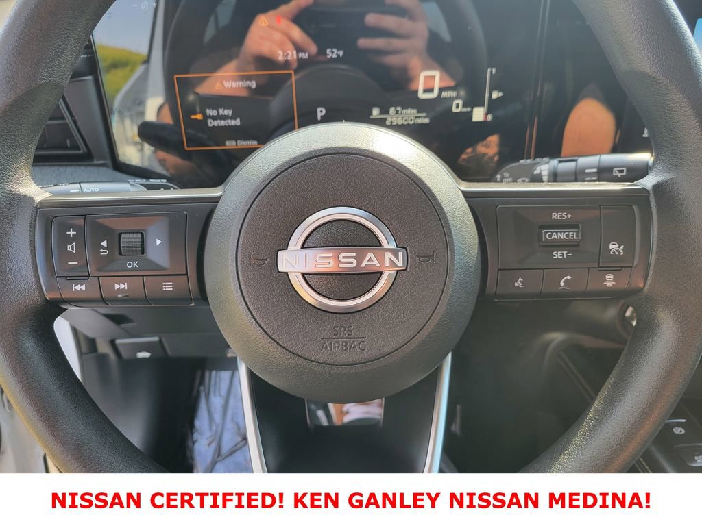Certified 2025 Nissan Kicks SV AWD/4WD image 29