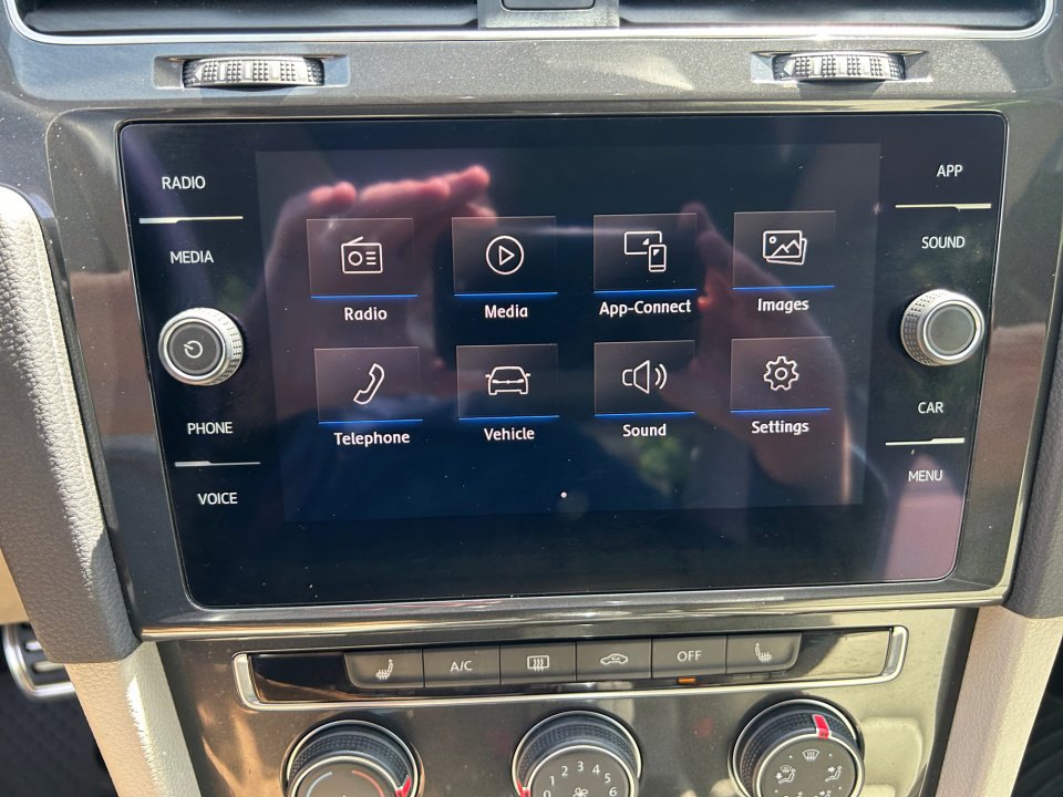 Used 2018 Volkswagen Golf Alltrack SE AWD/4WD image 16