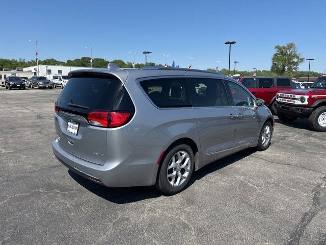 Used 2019 Chrysler Pacifica Limited FWD image 5