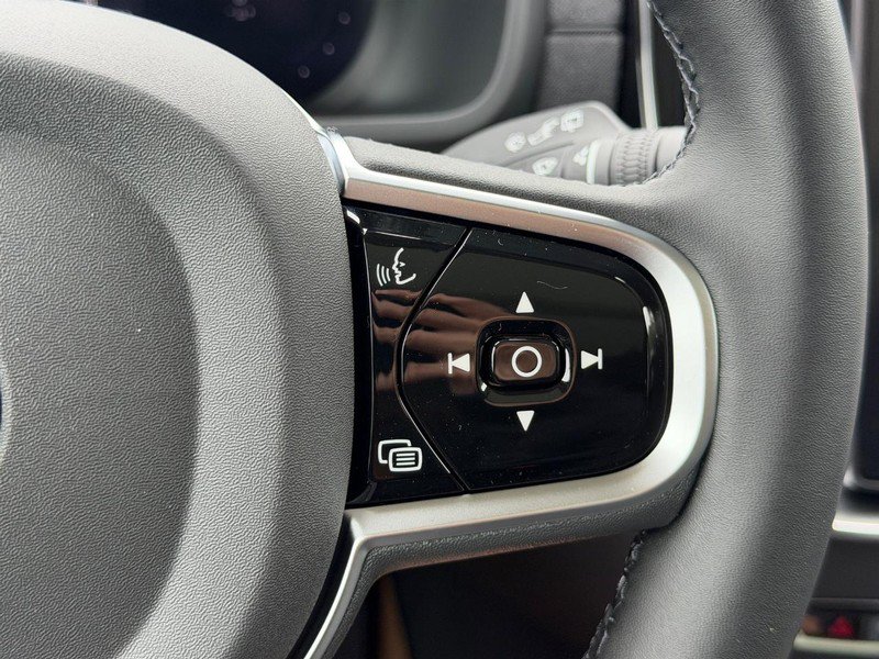 New 2026 Volvo XC90 T8 Plus w/ Protection Package AWD/4WD image 12