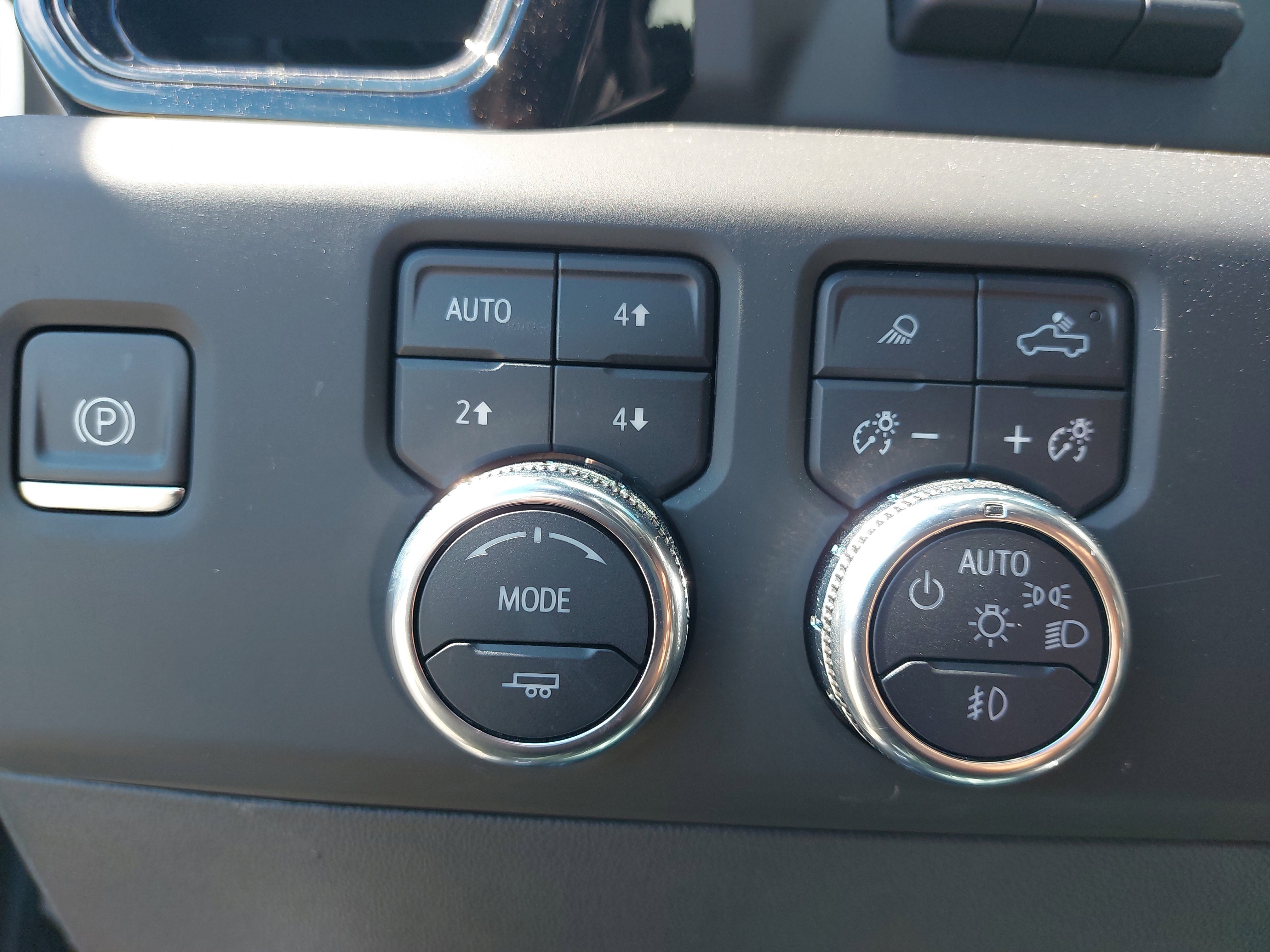 Used 2024 GMC Sierra 1500 AT4X image 27