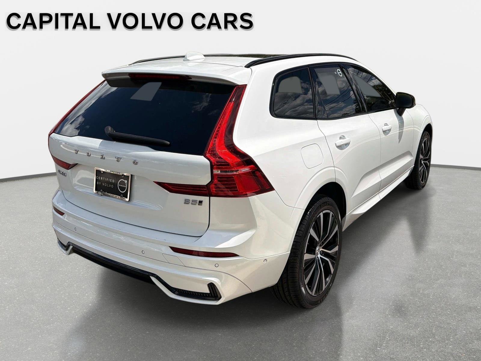Certified 2024 Volvo XC60 B5 Plus AWD/4WD image 5