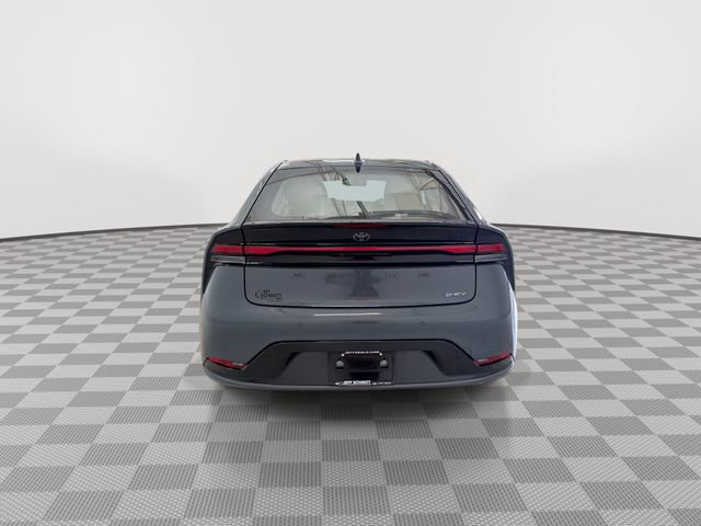 Used 2025 Toyota Prius XLE image 9