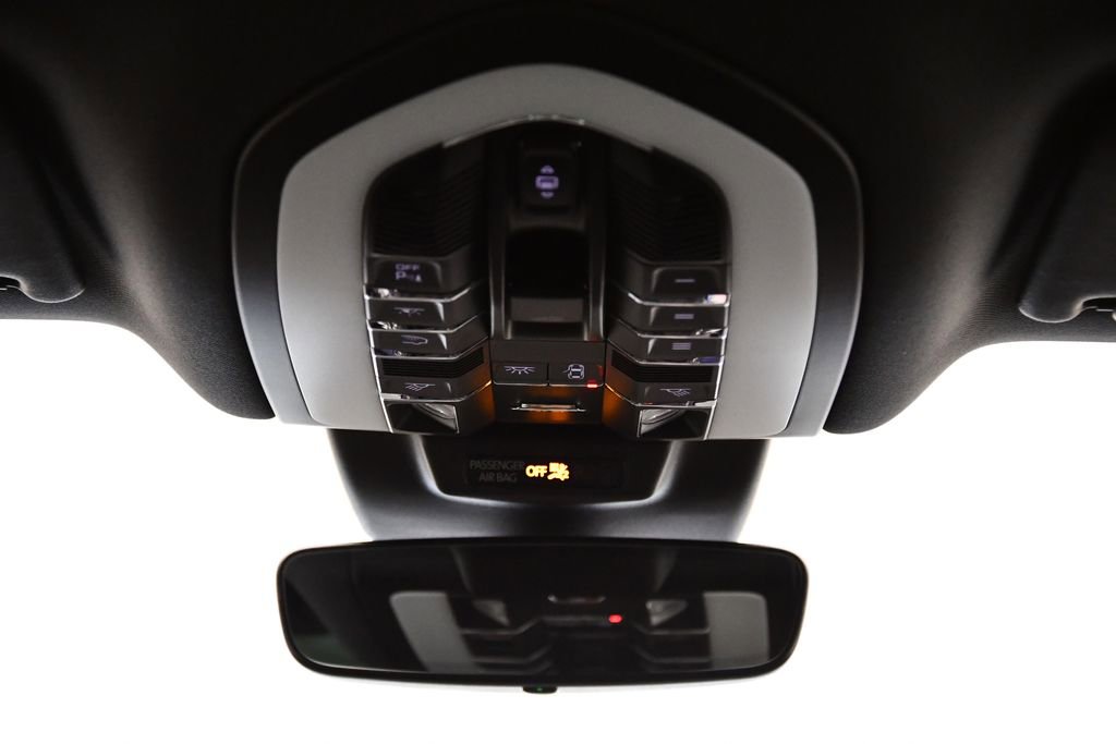 Certified 2025 Porsche Macan image 21