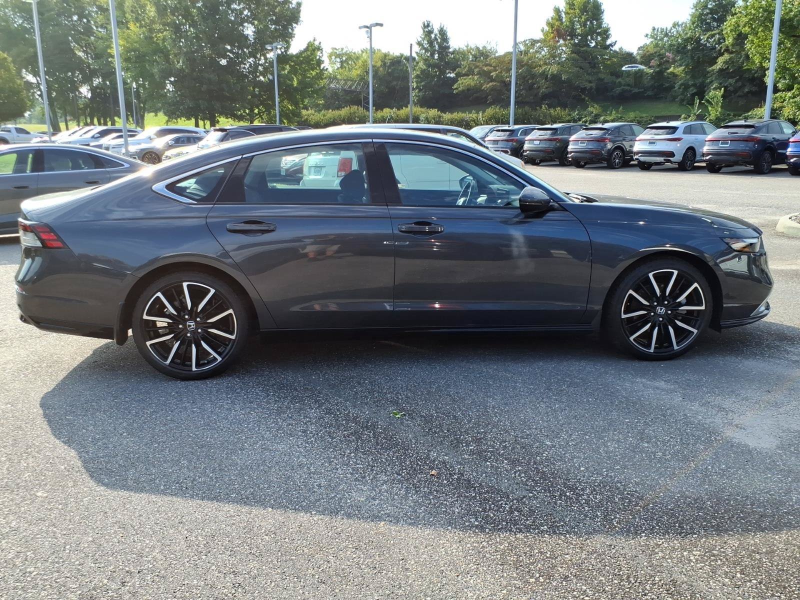 Used 2023 Honda Accord Touring image 7