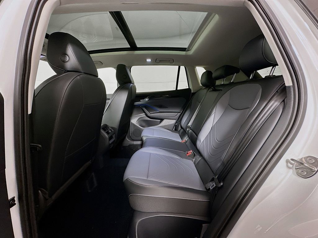 New 2026 Volkswagen Tiguan SE image 16