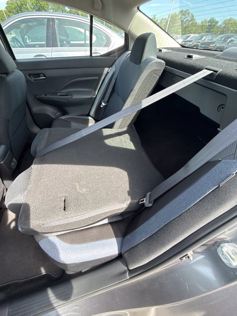 Used 2025 Nissan Versa SV FWD image 30