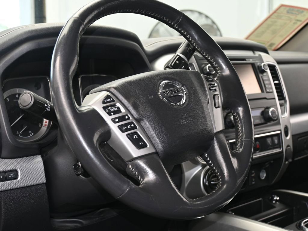 Used 2018 Nissan Titan PRO-4X w/ Pro-4x Convenience Package image 14