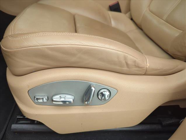 Used 2020 Porsche Macan AWD/4WD image 13