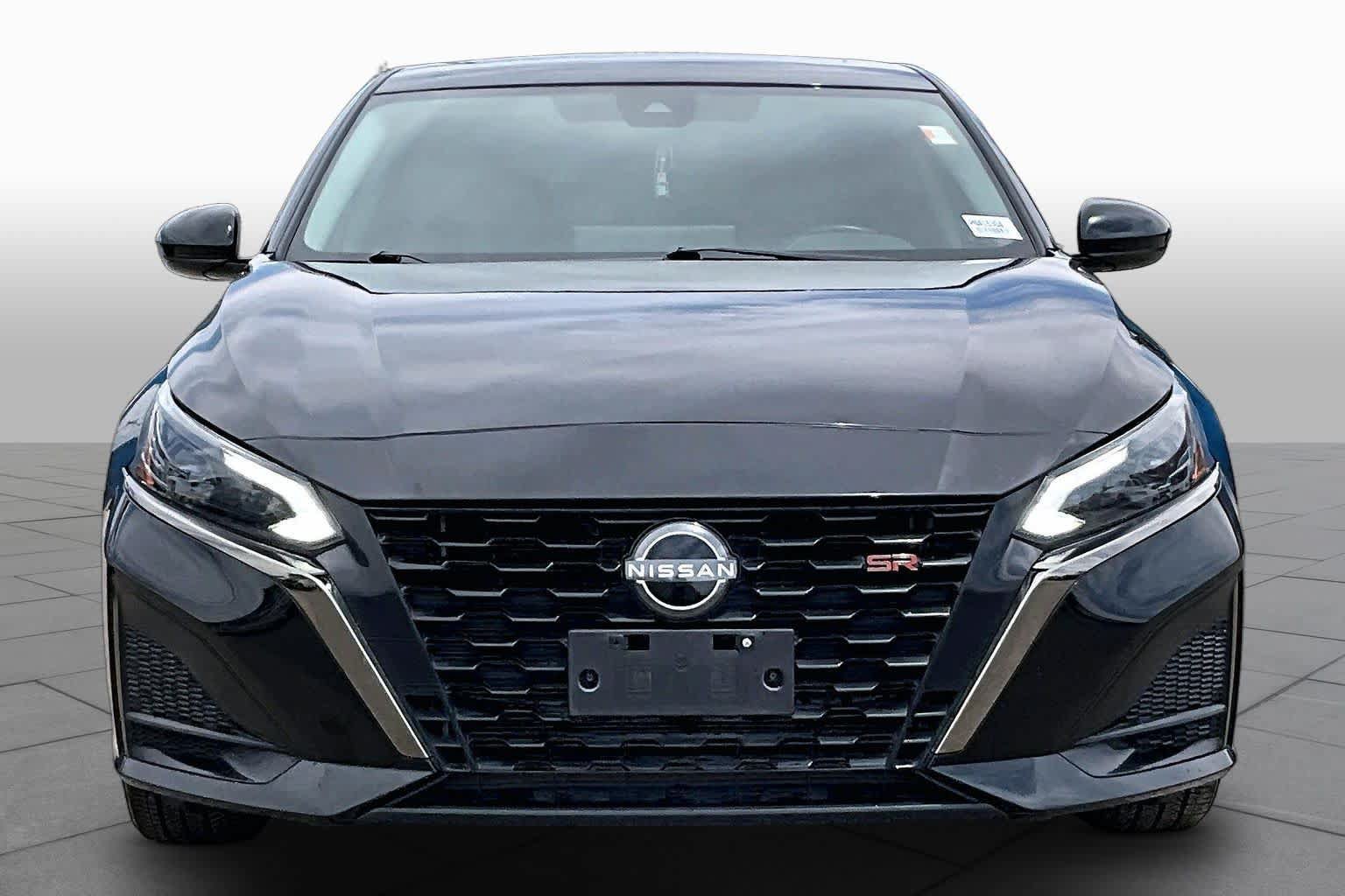Used 2023 Nissan Altima 2.5 SR w/ SR Premium Package FWD image 4
