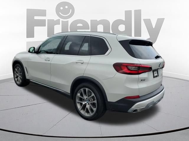 Used 2022 BMW X5 xDrive40i w/ Premium Package AWD/4WD image 3