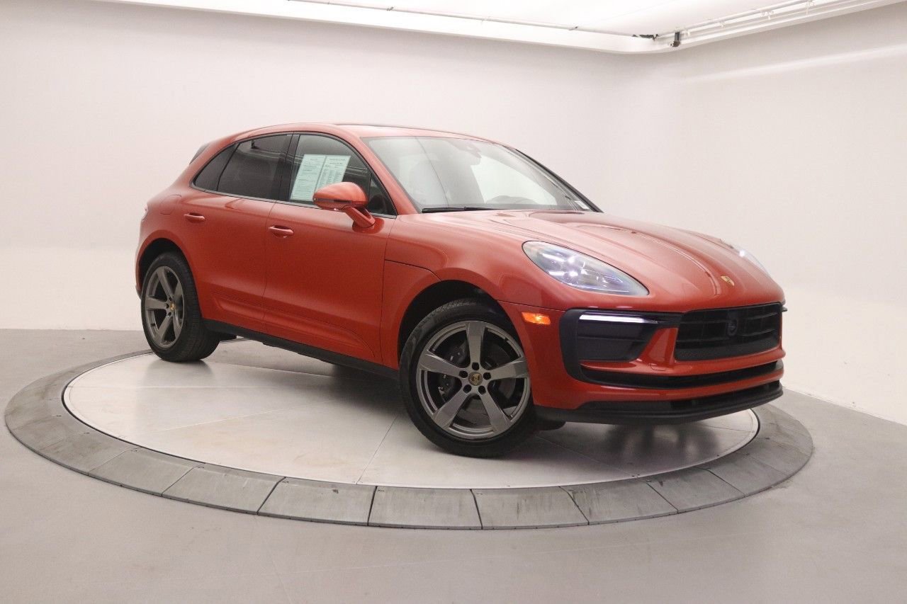 Used 2023 Porsche Macan Turbo image 34