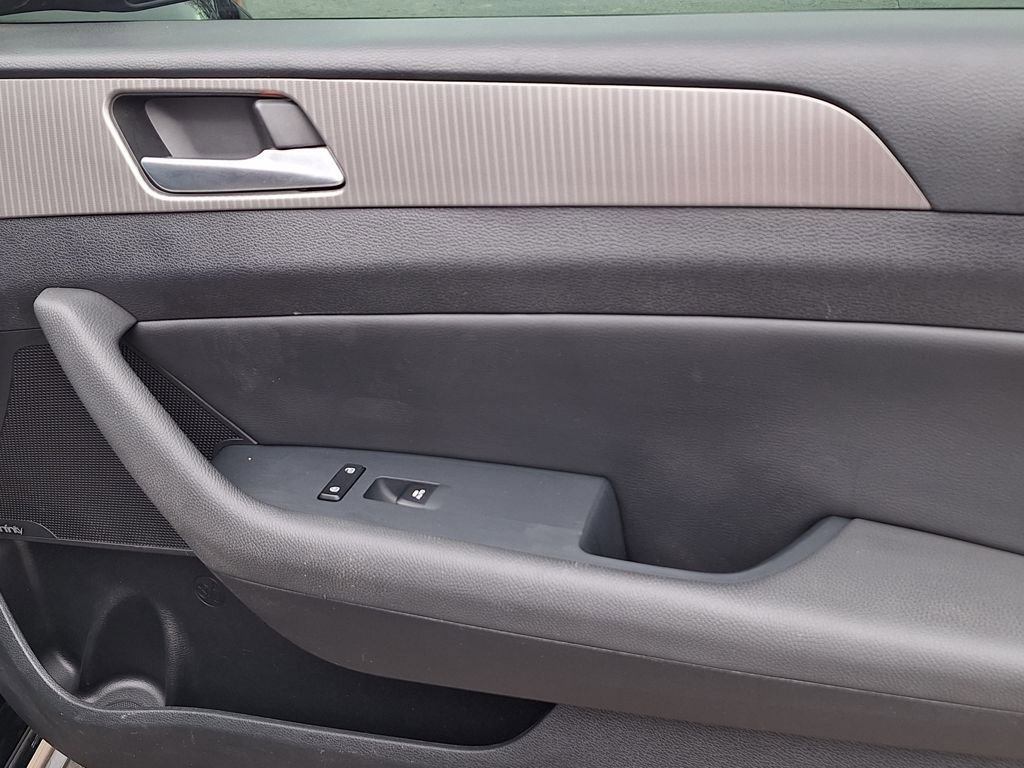 Used 2018 Hyundai Sonata Limited image 30