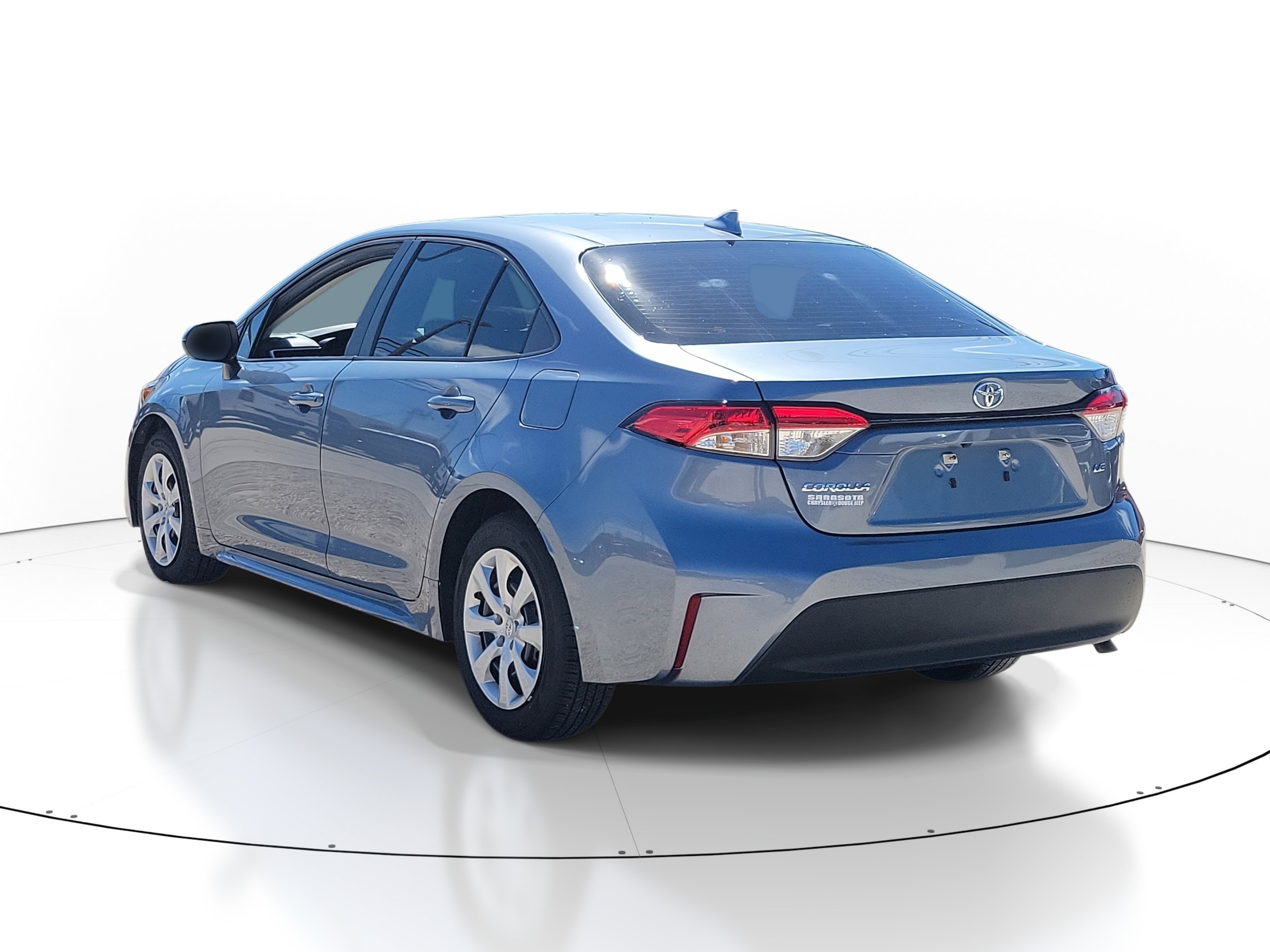 Used 2025 Toyota Corolla LE image 4