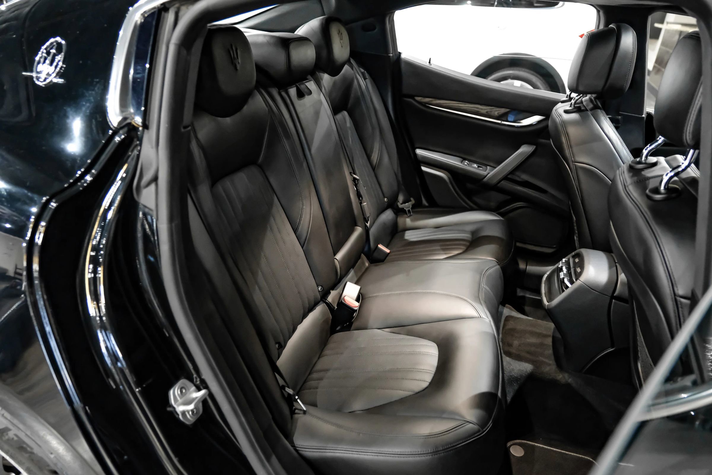 Used 2017 Maserati Ghibli w/ Luxury Package image 42