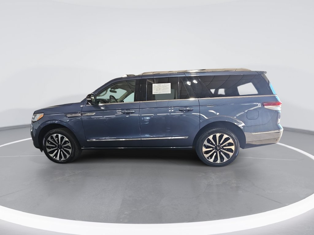 Used 2023 Lincoln Navigator L Reserve AWD/4WD image 7