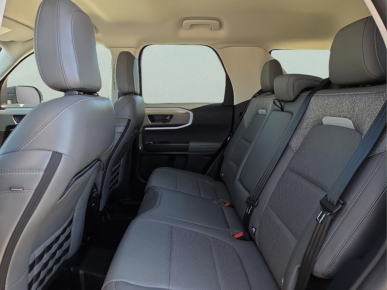 Used 2025 Ford Bronco Sport Badlands image 10