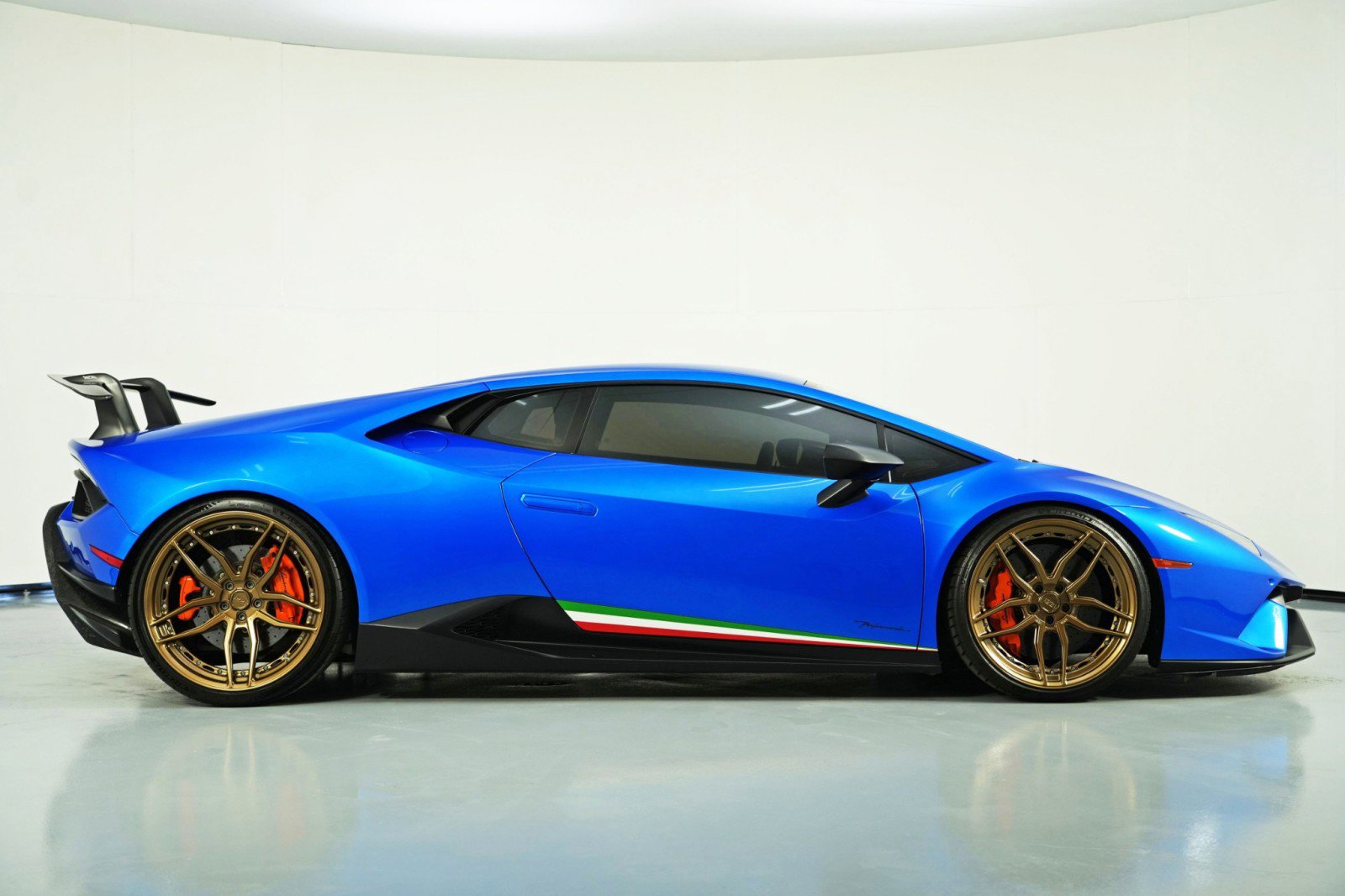 Used 2018 Lamborghini Huracan Performante image 56