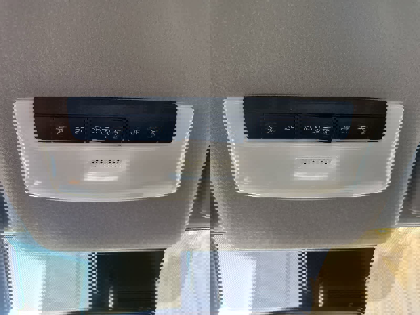 Used 2025 Nissan Versa SV w/ Trunk Package image 27