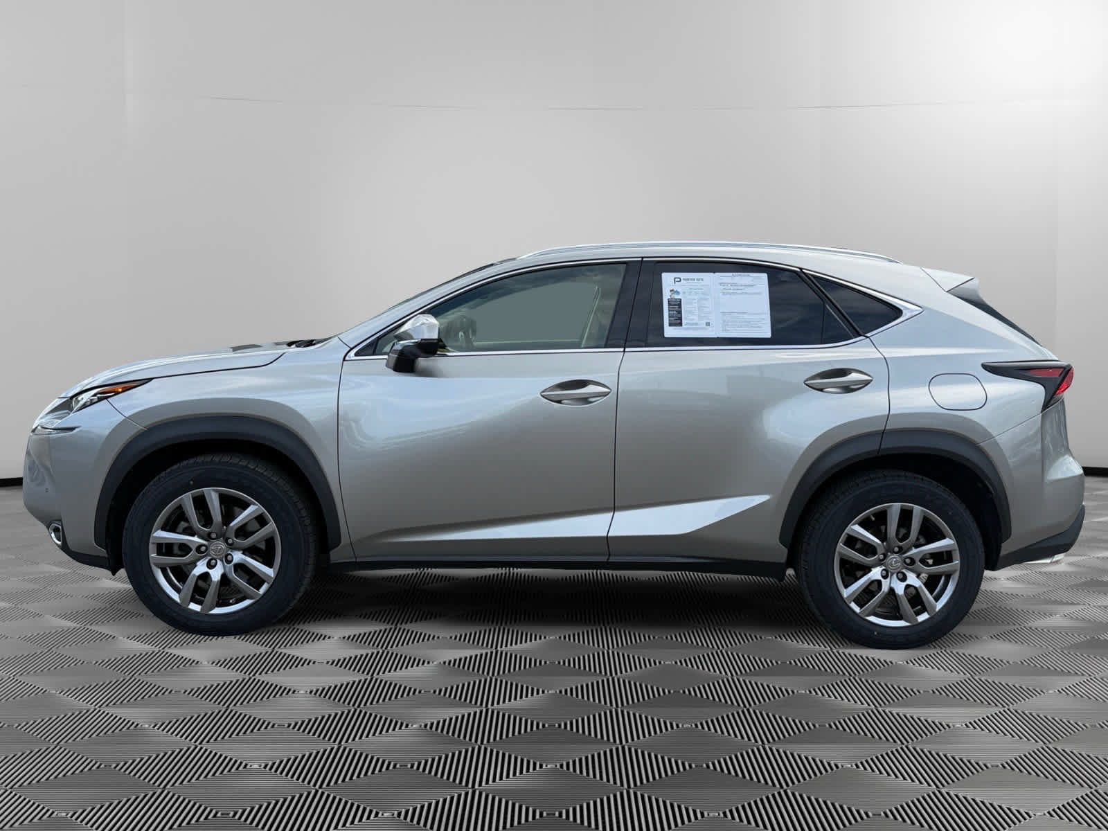 Used 2015 Lexus NX 200t AWD w/ Luxury Package image 2