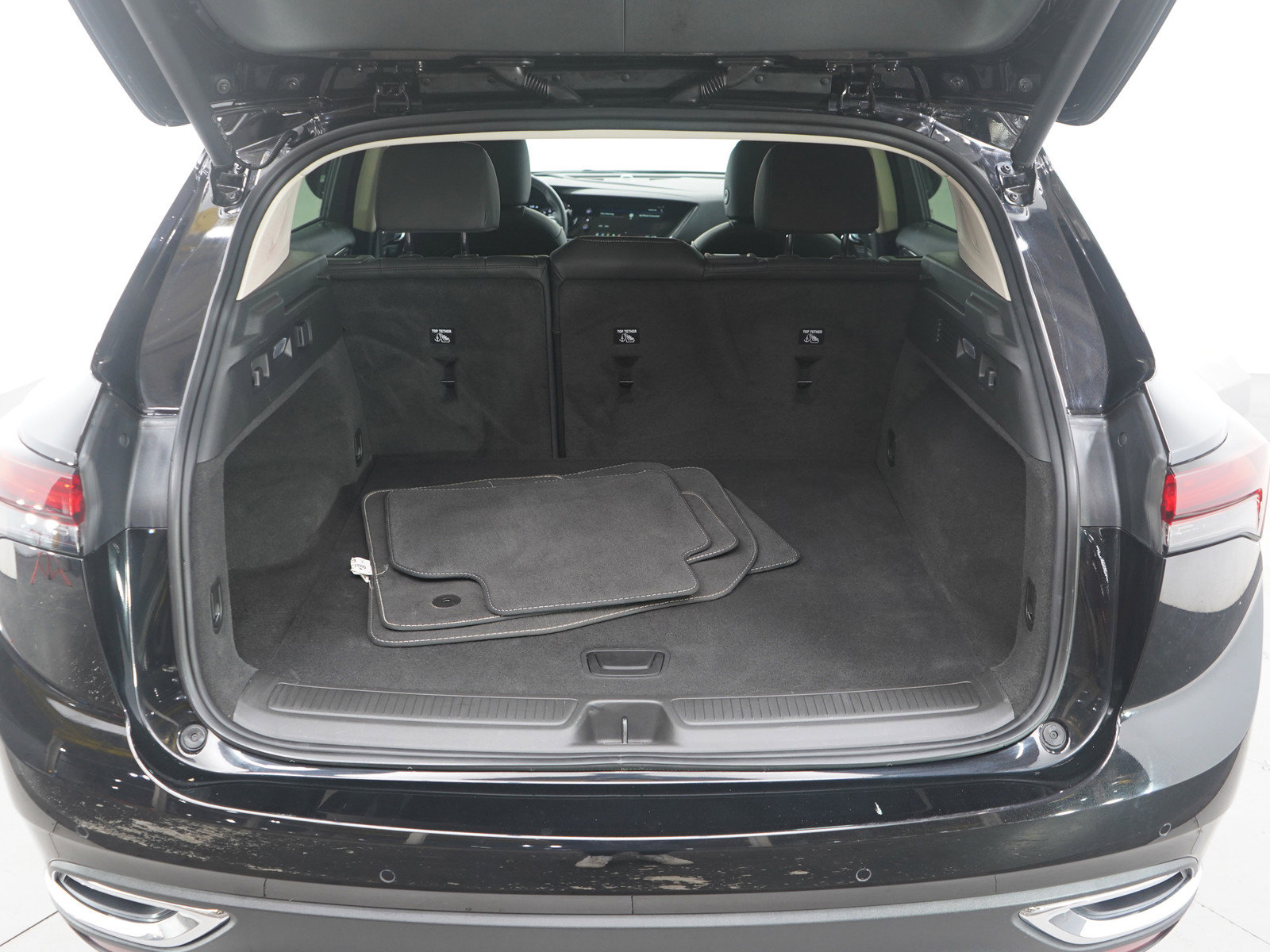 Used 2023 Buick Envision Essence image 17