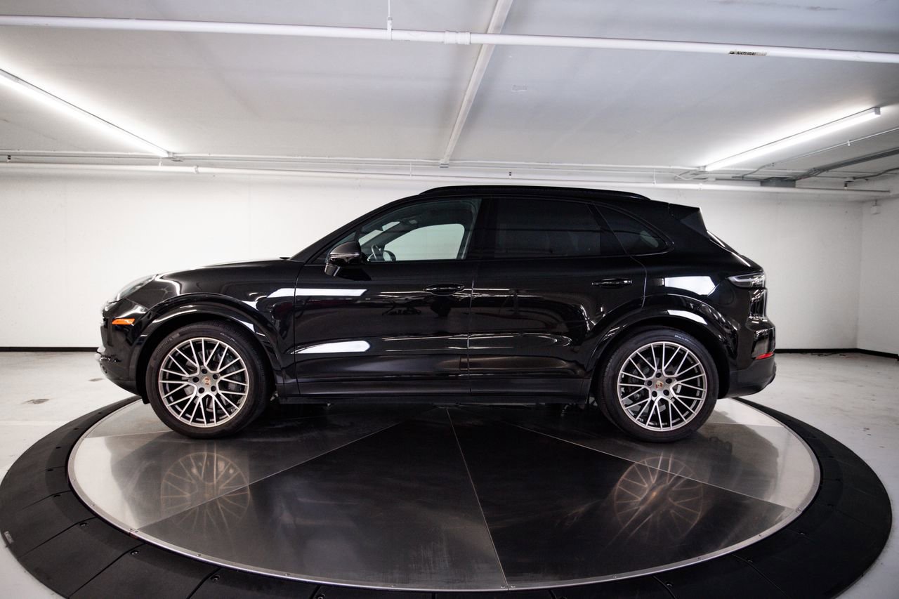 Certified 2023 Porsche Cayenne S Platinum image 2