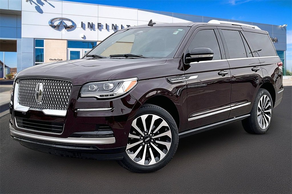 Used 2023 Lincoln Navigator Reserve image 1