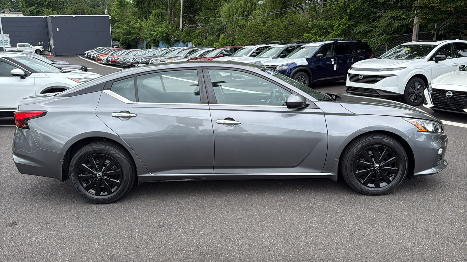 Used 2020 Nissan Altima 2.5 S FWD image 25