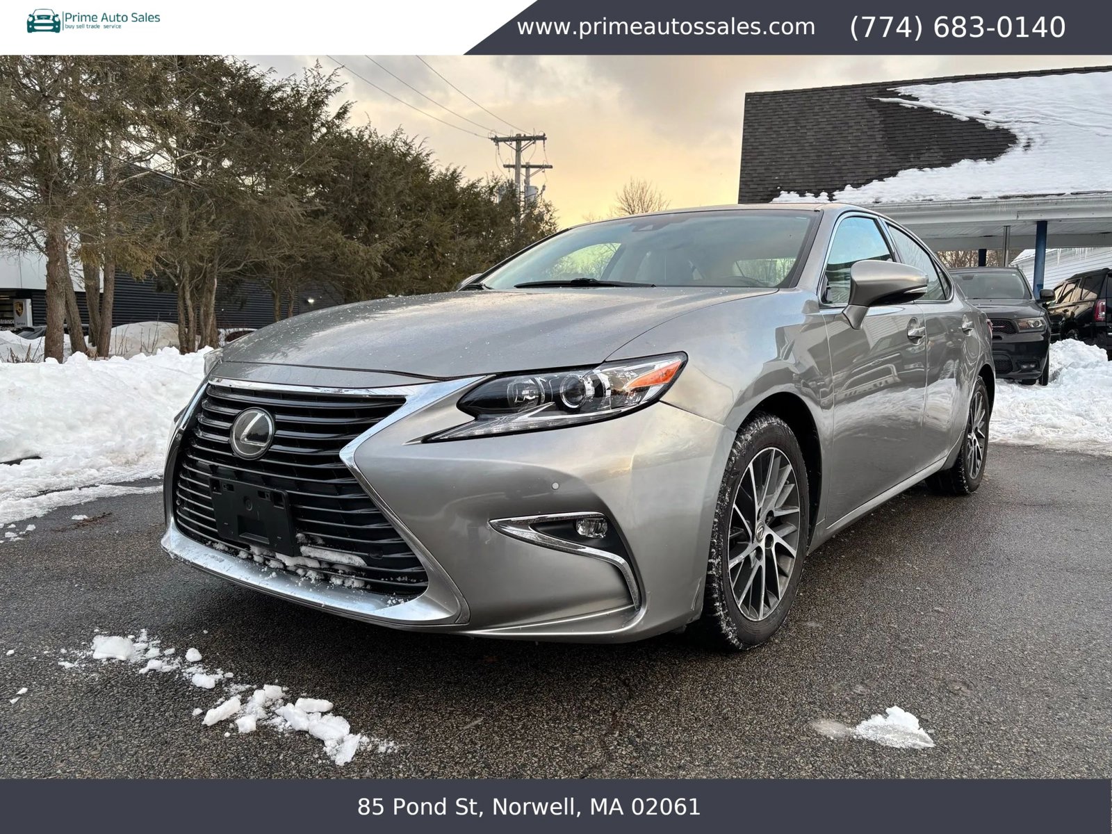 Used 2017 Lexus ES 350 w/ Navigation System Package image 3