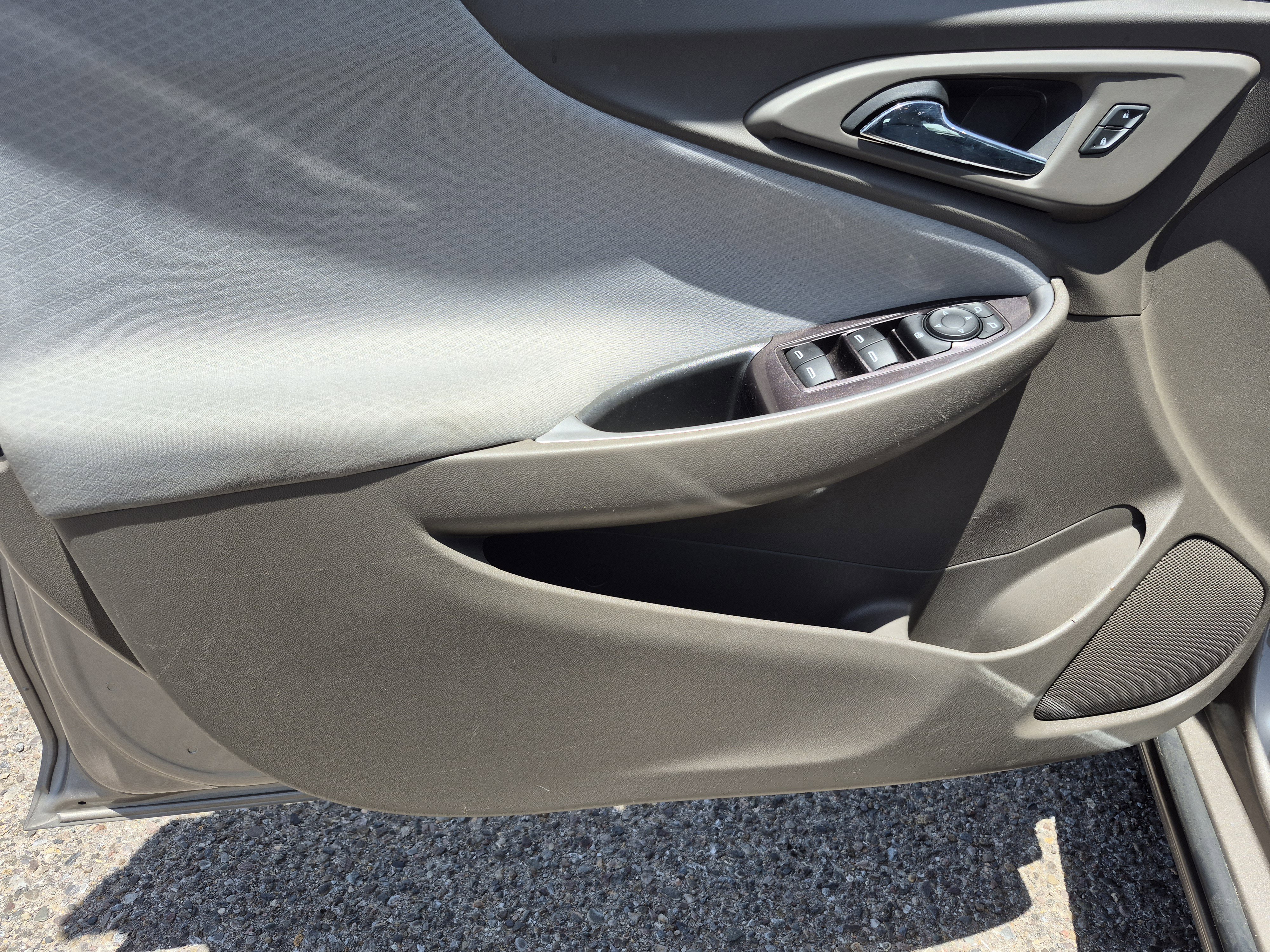 Used 2023 Chevrolet Malibu LS FWD image 14
