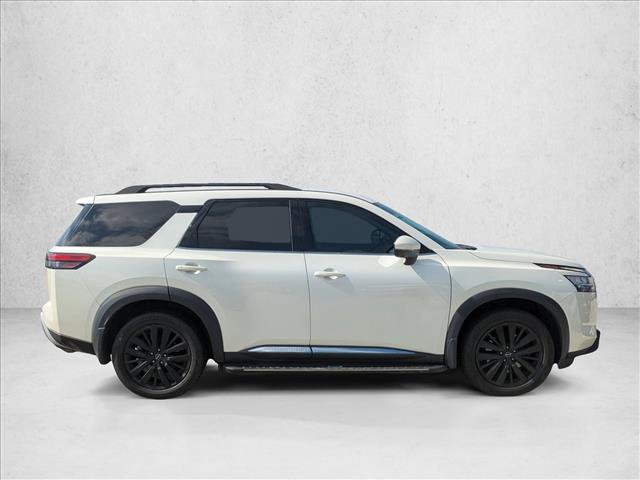 Used 2022 Nissan Pathfinder Platinum w/ Cargo Package FWD image 4