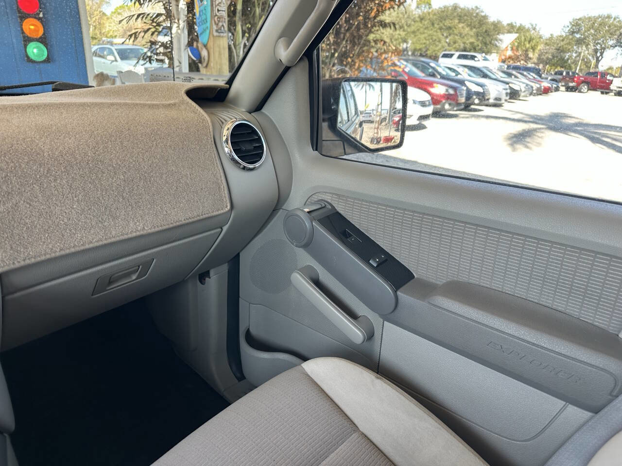 Used 2007 Ford Explorer Sport Trac XLT image 13