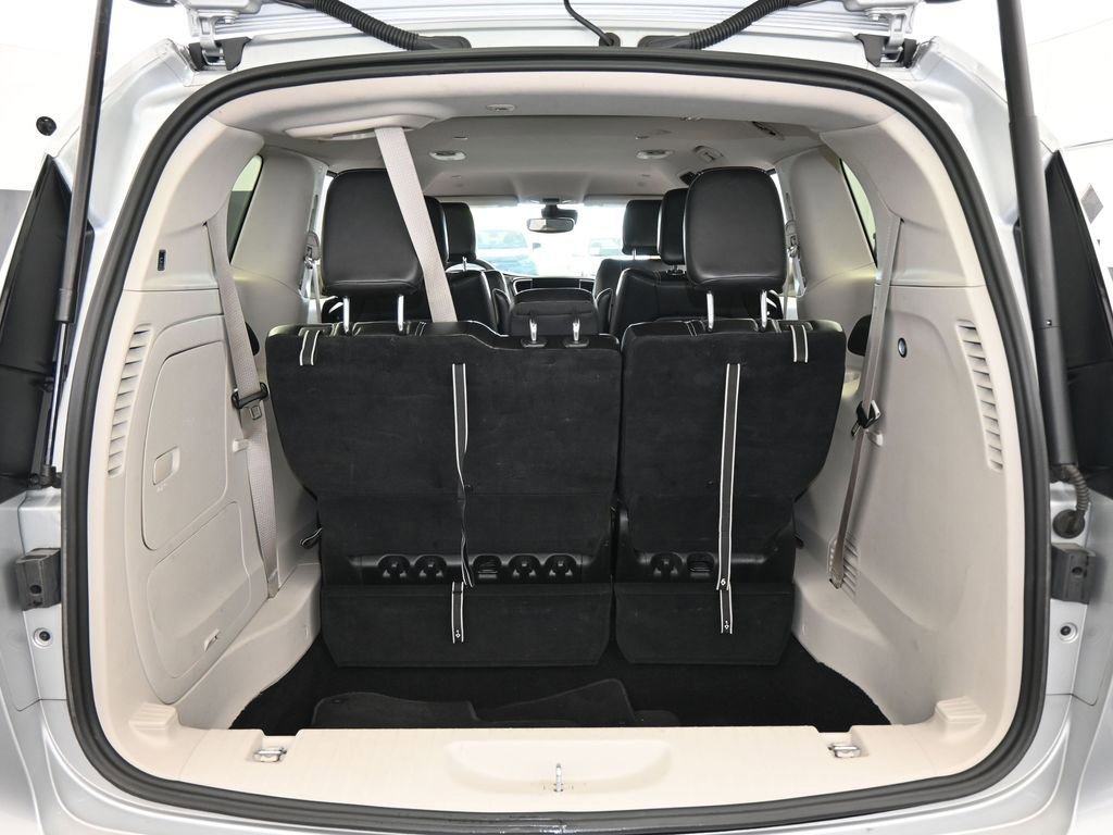 Used 2024 Chrysler Pacifica Select image 40