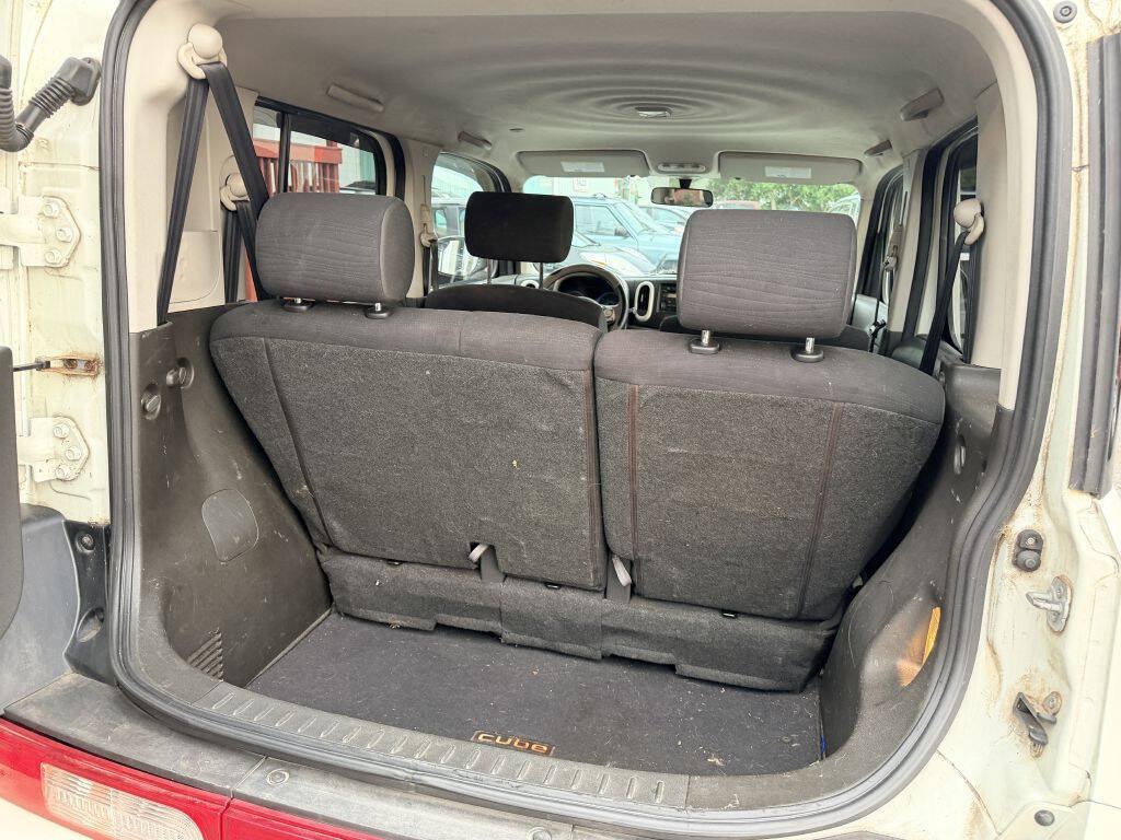 Used 2010 Nissan Cube 1.8 S w/ Interior Designer Pkg FWD image 5